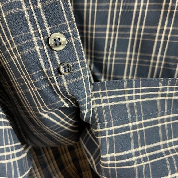 Men's Haggar & Dockers Medium Check Button Up Shirt 2 Pack Set Office - Picture 8 of 16
